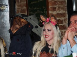 Lugners &quot;Wildsau&quot; Lydia Kelovitz präsentiert ihren &quot;Wildsau Alpenkräuter im &quot;The Duke Pub&quot;